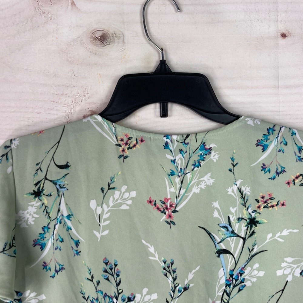 SOHO Top Womens Small Green Faux Wrap Blouse Floral Tie Waist Flutter Sleeve - Picture 8 of 8
